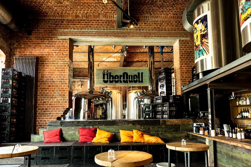Pizza und Craft Beer am Hafen — ÜberQuell Hamburg