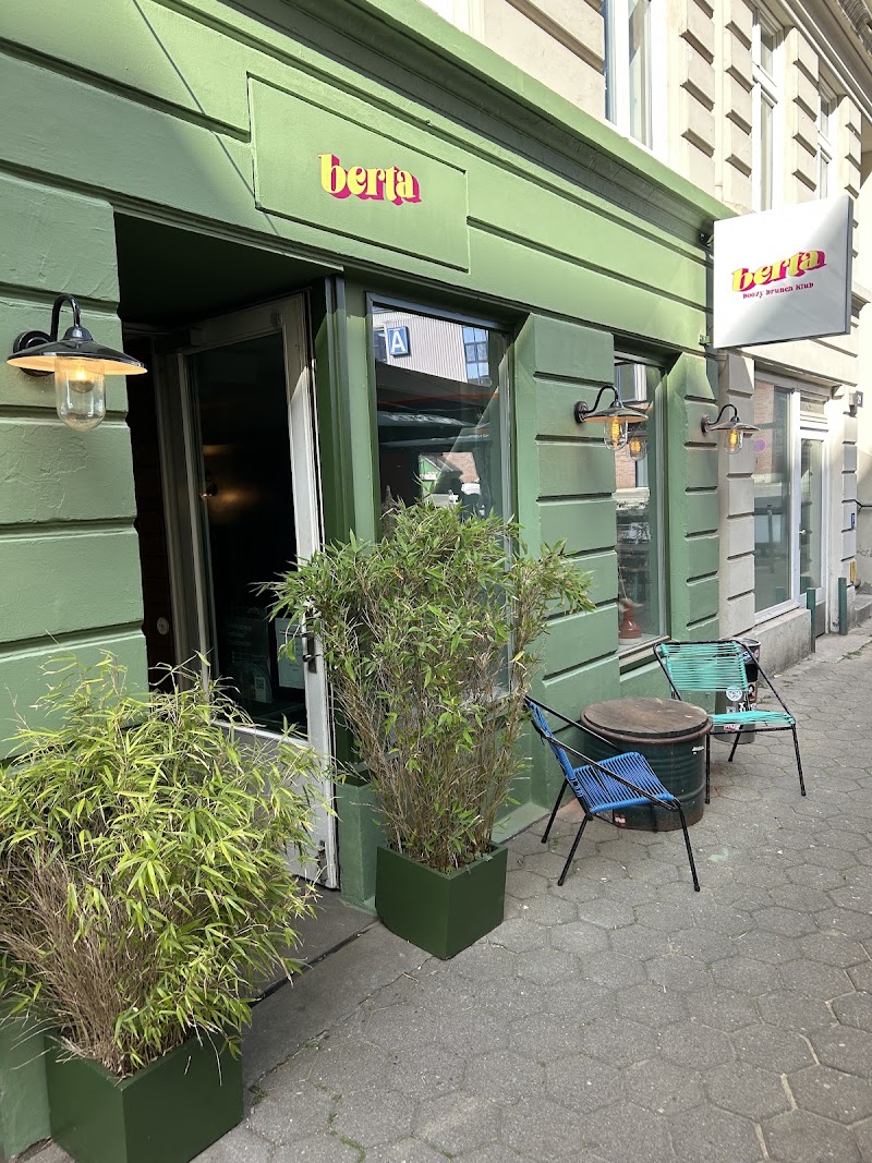 Brunch mit Mimosa — Berta Boozy Brunch Klub Hamburg