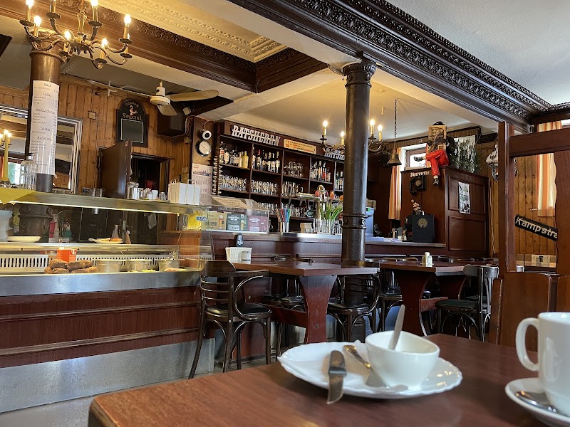 Schnitzel-Eckkneipe — Erika's Eck Hamburg