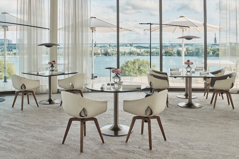 Fine Dining mit Aussicht — Lakeside Hamburg
